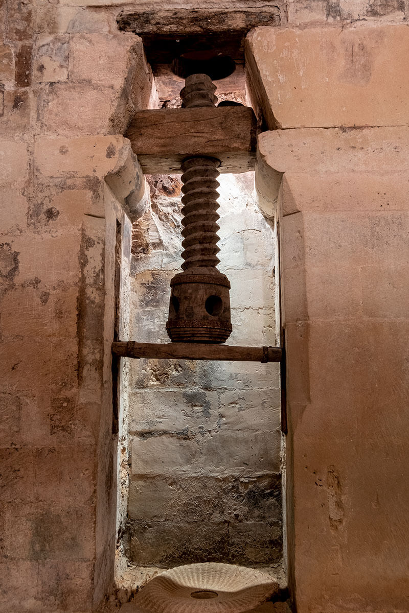 L’Astore Masseria torchio antico L'Astore Masseria torchio antico